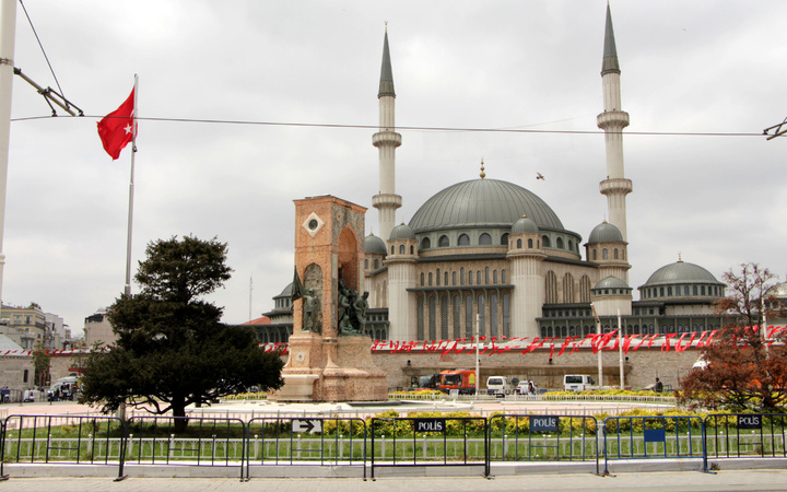 Yapımına 4 yıl önce başlanmıştı! Taksim Camii yarın açılıyor: Kubbe detayı dikkat çekti