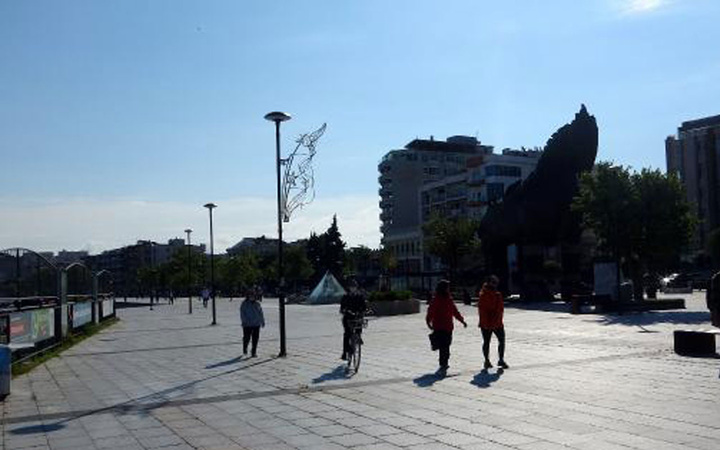Yeni normalleşme! Çanakkaleliler 1,5 ay sonra kordonda yürüdü