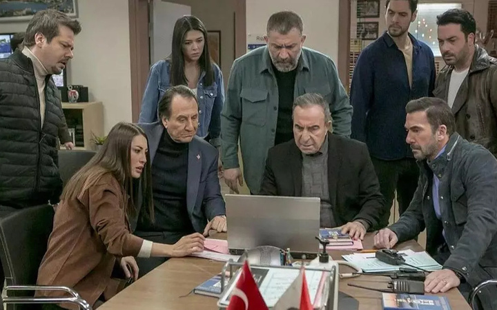 Arka Sokaklar'da Rıza Baba depremi! Zafer Ergin'in yeni dizisi ortaya çıktı