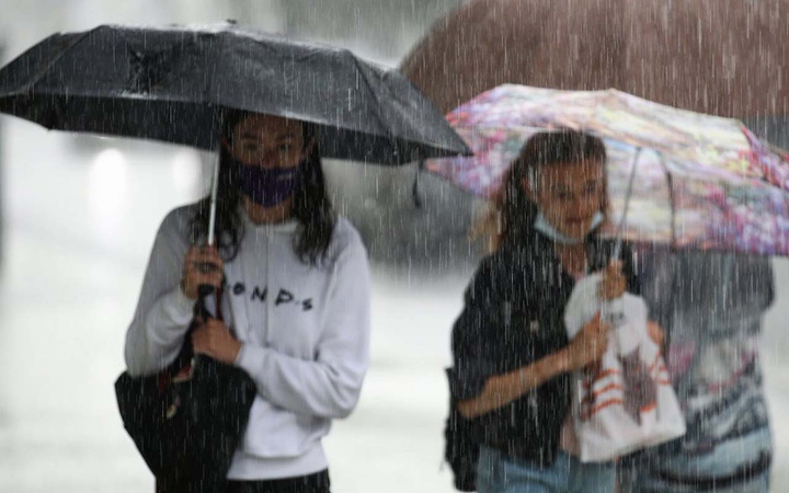 İstanbul'da sağanak yağış sürecek! Meteoroloji 3 bölgeyi uyardı: Kuvvetli geliyor