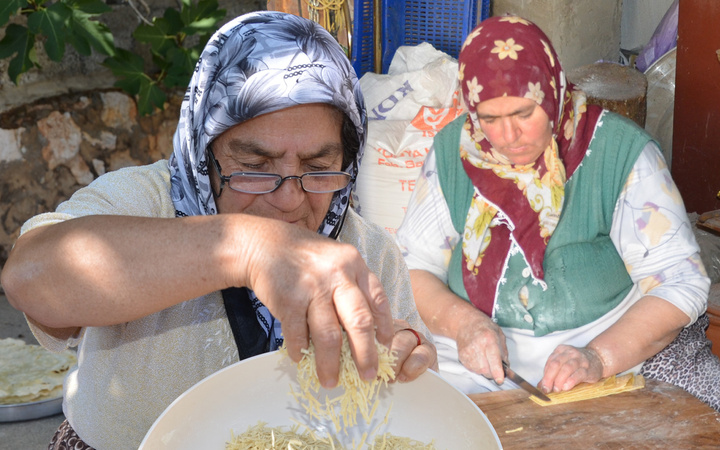 120 yumurtayla yapılıyor kilosu 45 TL'ye satılıyor! Antalya'ya sipariş yağıyor
