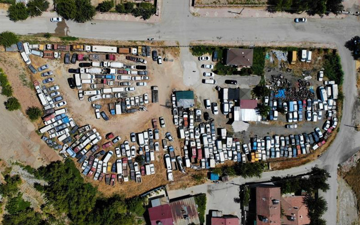 Elazığ'da araç mezarlığında servet 'çürüyor' toplam değerleri dudak uçuklattı