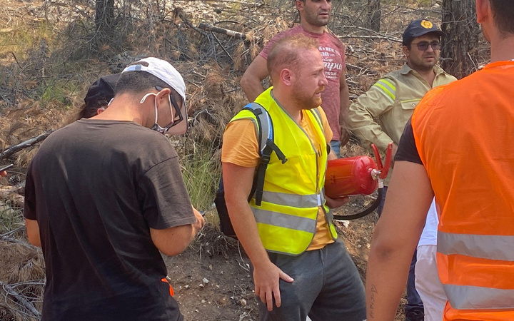 Muğla'daki yangına duyarsız kalmadı! Çocuklar Duymasın'un Havuç'u Furkan Kızılay takdir topladı