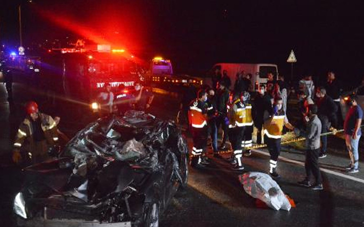 Beykoz'da lastiği patlayan otomobil kazaya neden oldu: 3 ölü, 3 yaralı