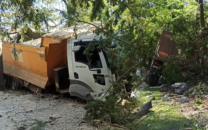 Çorum'da kamyonun freni boşaldı ortalık toz duman oldu: Acı bir korna sesiydi