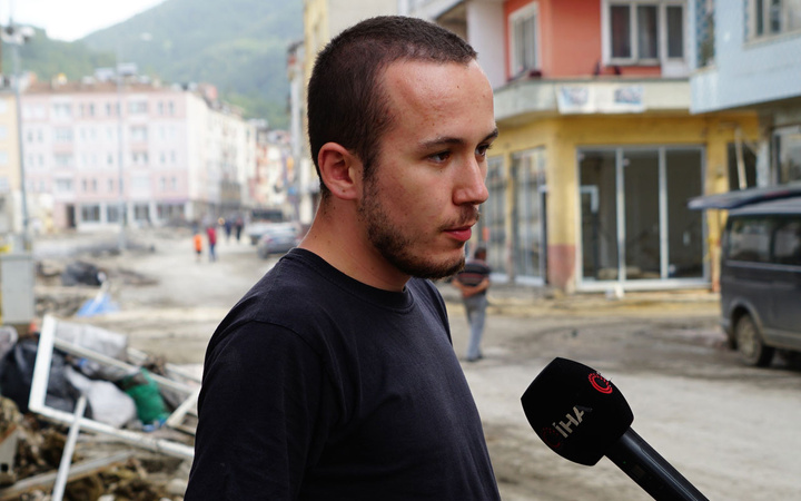 Kastamonu Bozkurt'ta selzede genç kendisine fazla ödenen 750 bin lirayı iade etti