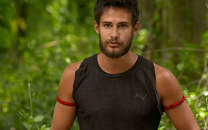 Survivor Batuhan Karacakaya'dan Aşk-ı Memnu'lu 'dolar' göndermesi! O sahneyi paylaştı