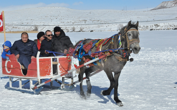 Yabancı turistler akın etti! Kars'ta görenler şaştı kaldı: Benim için güzel bir duyguydu
