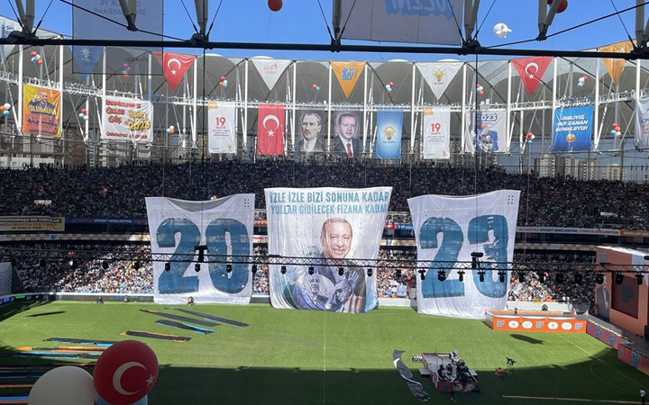 AK Parti gençliği Cumhurbaşkanı Erdoğan'ı bekliyor! 33 bin kişilik stad şimdiden doldu şenlikte neler var