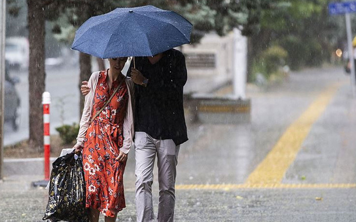 Meteoroloji'den kritik uyarı! Güneşe aldanmayın fena geliyor İstanbul, İzmir, Antalya...