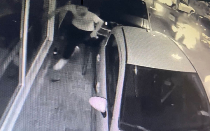 İstanbul’da korkunç cinayet kamerada! 22 yaşındaki genç kalbinden vurularak öldürüldü