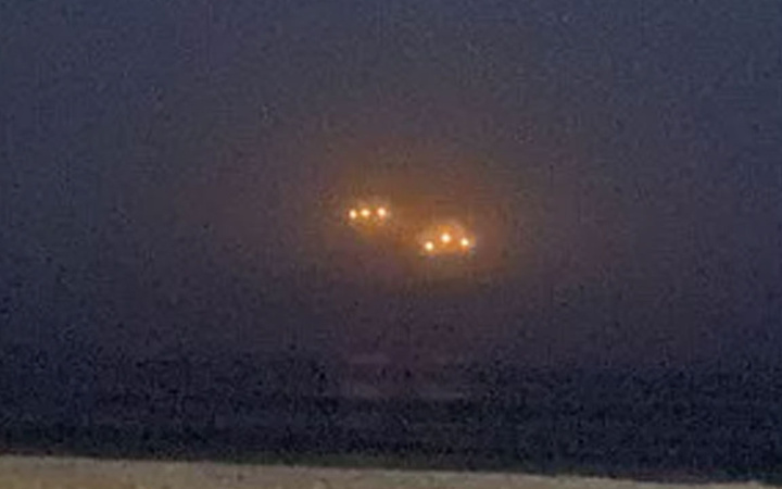 ABD'de UFO iddiaları! Bir saat boyunca görüntülenen gizemli ışıklar sosyal medyayı salladı