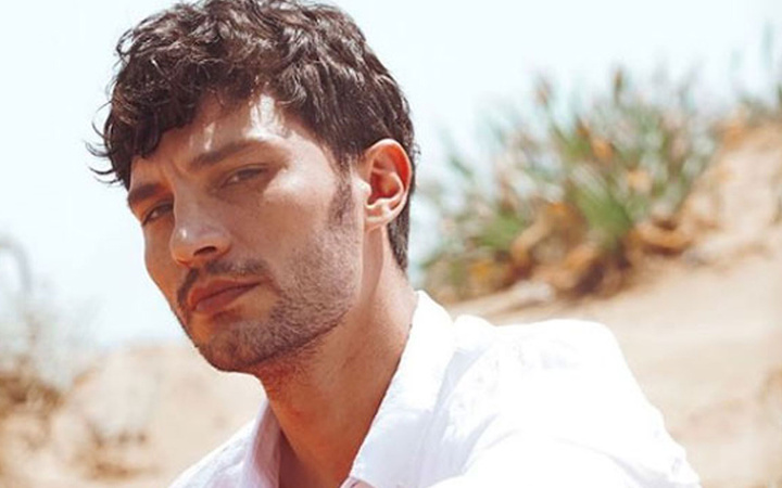 İlhan Şen'den ters köşe! Yeni sevgisiyle el ele konserde görüntülendi