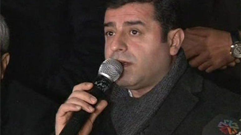 Demirtaş'ı terletecek anket! Aman sonucu görmesin