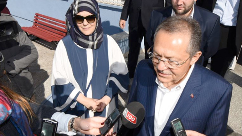 Ahmet Edip Uğur ve eşi kimdir? Ahmet Edip kaç yaşında nereli?