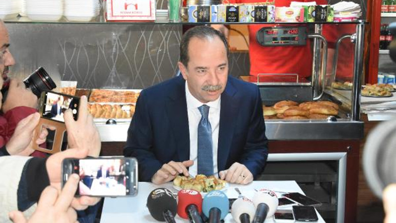 Kusturmalı Boşnak Saksosu lafı için protestoya bak!