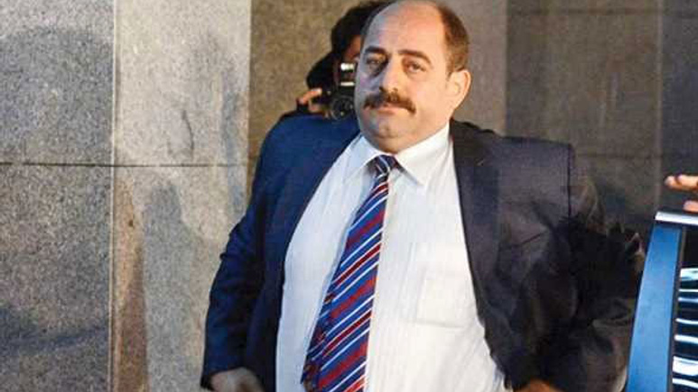 Firari FETÖ'cü Zekeriya Öz'ün eskortlu tatili!