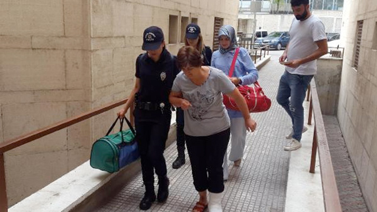Bursa'da FETÖ üyesi kadın öğretmen kaçayım derken...