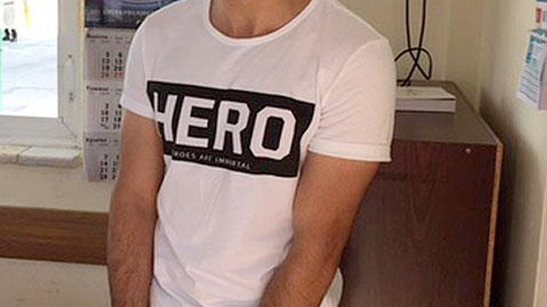 Erzurum'da 'Hero' yazılı tişört giyen 2 kişiye gözaltı
