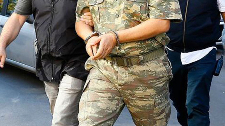 FETÖ'den hapse mahkum edilen komutan görevine iade edildi