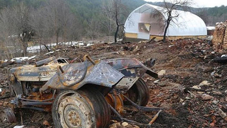Çataloğlu ailesini bir traktör odunla yakmışlar