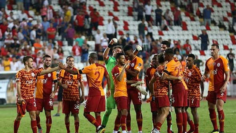 Galatasaray'da flaş ayrılık! Terim'in göz bebeği yuvadan uçuyor