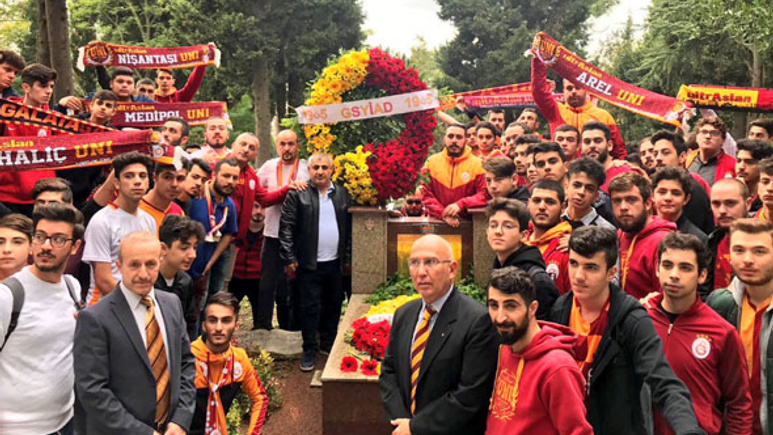 Ali Sami Yen mezarı başında anıldı!