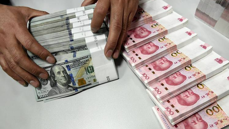 Dolar saat 10.00'dan sonra bir anda fırladı sebebi hem küresel hem de...