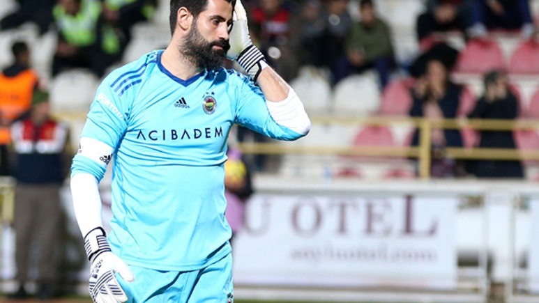 Fenerbahçe'de deprem: Volkan ve 2 futbolcu kadro dışı bırakıldı!