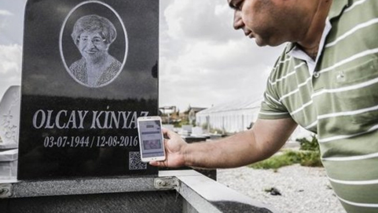 Mezar taşına özgeçmiş teknolojisi!