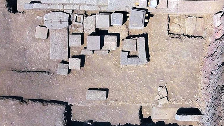 Çanakkale' de 2300 yıllık aile mezarı