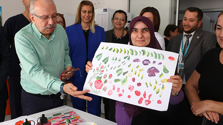 Sağlık heyeti Palyatif Bakım Merkezi’ne hayran kaldı