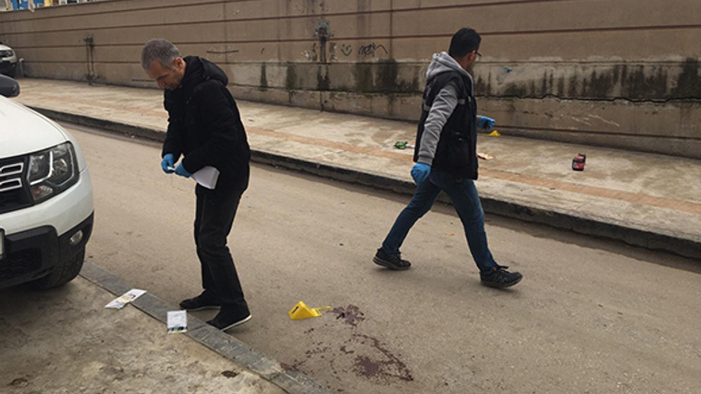 Sokak ortasında dehşet! Çocukların gözleri önünde...