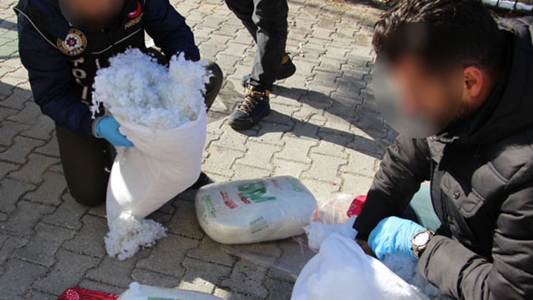 Polisler şoke oldu! Çeyiz eşyalarının arasına saklamışlar