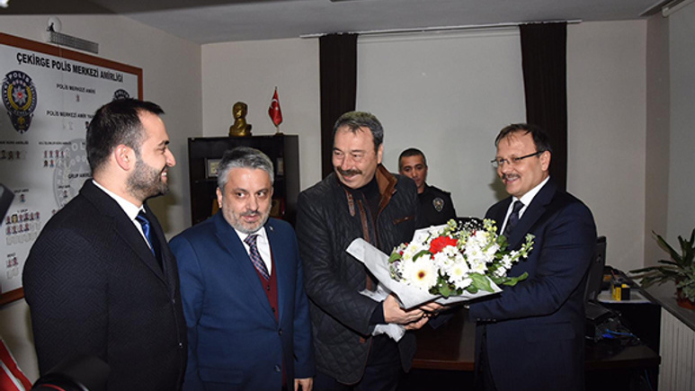 AK Parti’li Çavuşoğlu, polis merkezine yeni yıl ziyareti