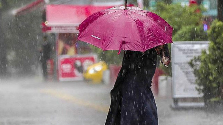 Valilikten açıklama geldi! Mersin'de cuma günü okullar tatil mi?
