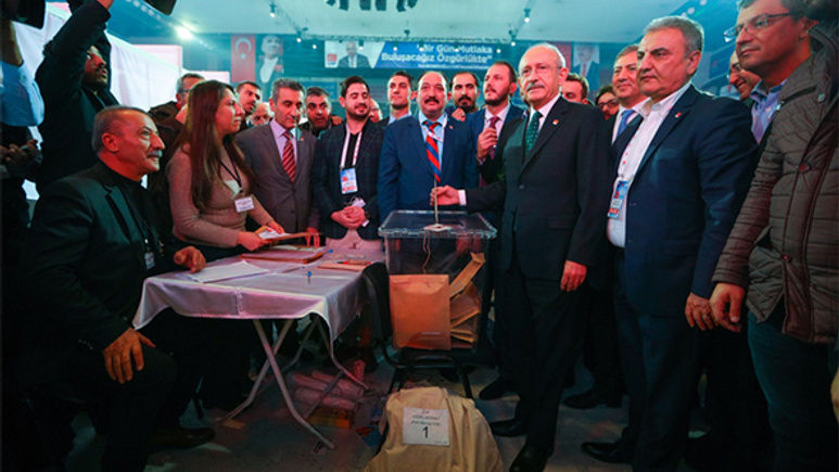 CHP kurultayında ikinci gün PM ve YDK üyeleri belli oldu