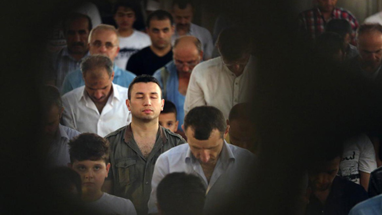 Regaip kandili namazına nasıl niyet edilir saat kaçta kılınır?