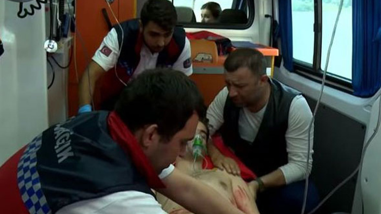 Arka Sokaklar 482. bölüm fragmanı Tunç ölecek mi? Mesut komiser yıkıldı