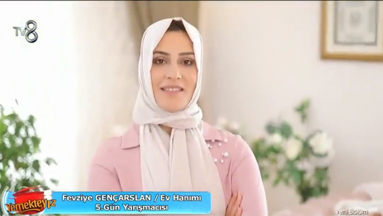 Yemekteyiz Fevziye Gençarslan kimdir kaç yaşında sivri dili olay oldu