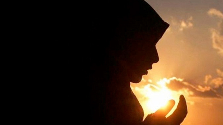 Adetli kadınlar Kadir Gecesi'nde Fatiha'yı okuyabilir mi?