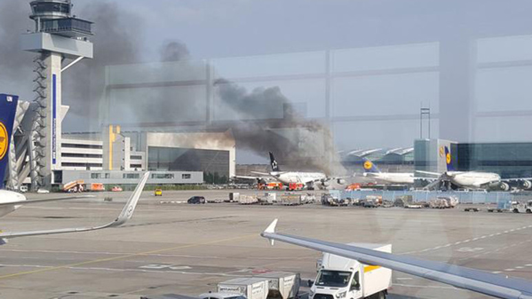 Frankfurt Havalimanı'nda korkutan yangın alevler uçağa sıçradı