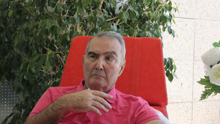 Deniz Baykal'dan aylar sonra ilk fotoğraf! Baykal'a ne olmuş böyle?