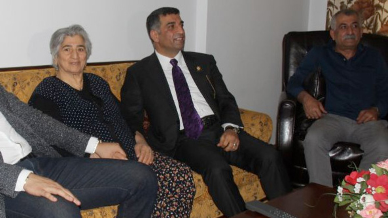 Gürsel Erol kimdir eşi ve çocukları! Elazığ CHP milletvekili alevi mi?