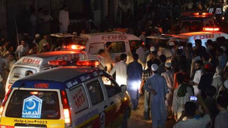 Mitinge canlı bombalı saldırı: 12 ölü