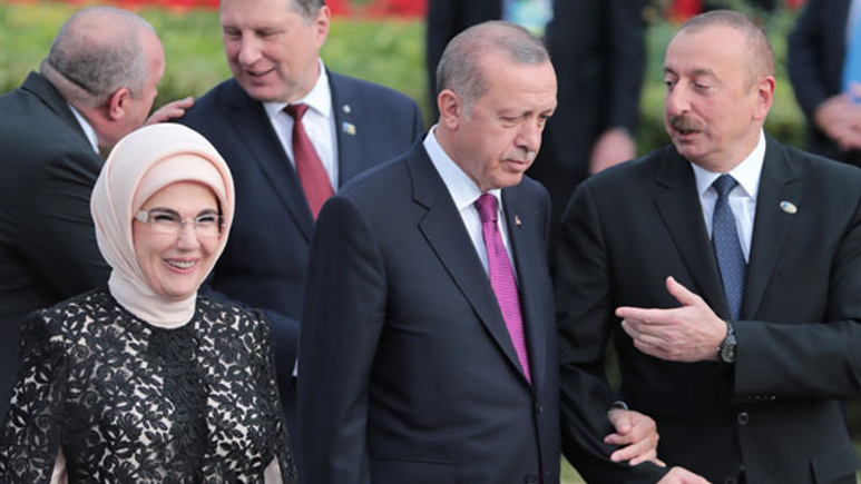 Erdoğan NATO Zirvesi'nde 'aile fotoğrafı'na katıldı
