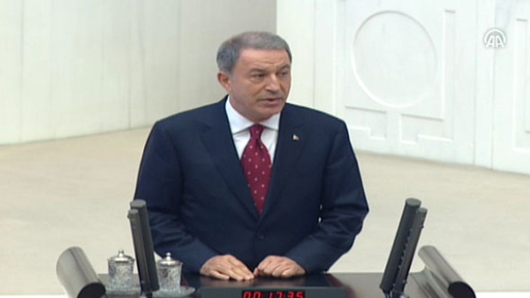 Hulusi Akar'ın tebrik ettiği yazar kimdi?