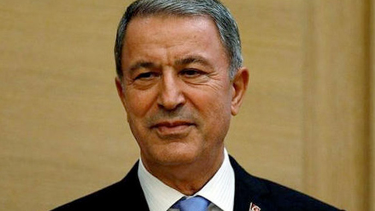 Hulusi Akar hangi yazarı tebrik etti?