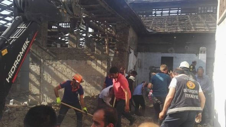 Tarihi Çarşı'da göçük! Ölü ve yaralılar var...