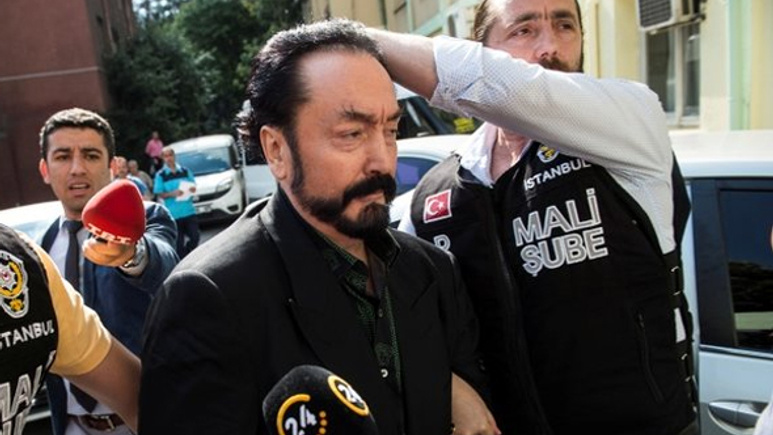 Adnan Oktar'ın FETÖ sırları ortalığa döküldü